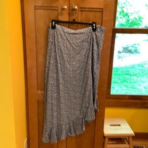 J Crew a symmetrical elastic band skirt